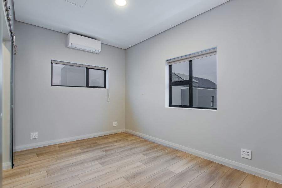 3 Bedroom Property for Sale in Lemoenkloof Western Cape